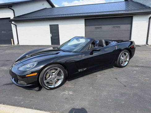 Used 2007 Chevrolet Corvette Convertible w/ Preferred Equipment Group RWD image 2