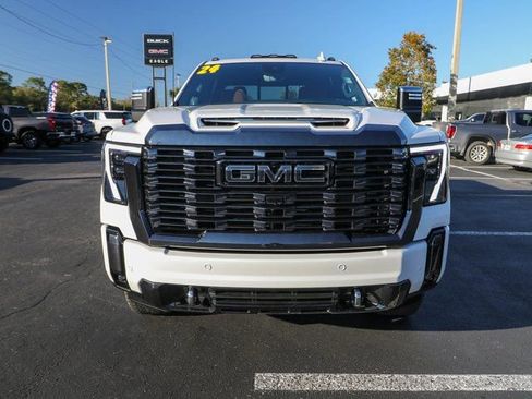 Used 2024 GMC Sierra 2500 Denali Ultimate image 2
