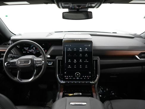 Used 2025 GMC Yukon Denali w/ Sun & Power Step Package AWD/4WD image 18