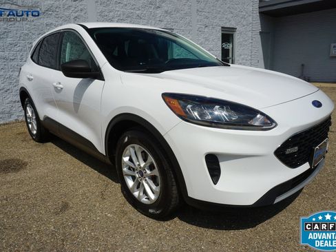 Used 2022 Ford Escape SE FWD image 1