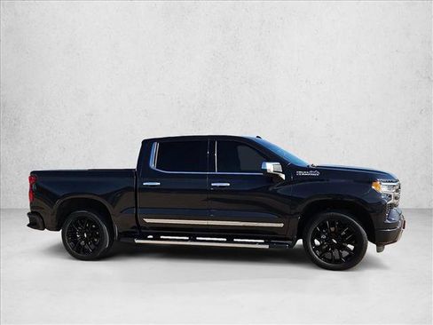 Used 2023 Chevrolet Silverado 1500 High Country w/ High Country Premium Package AWD/4WD image 4