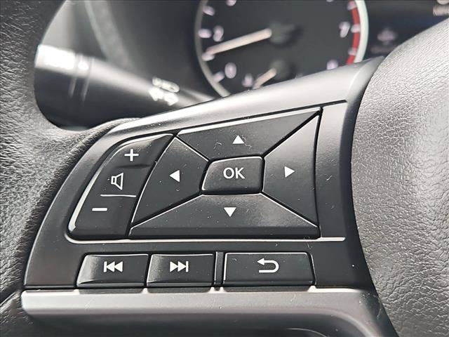 Used 2024 Nissan Sentra SV FWD image 11