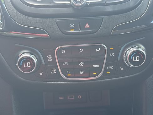 Used 2024 Chevrolet Equinox RS FWD image 29