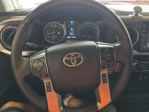 Used 2022 Toyota Tacoma SR5 w/ Technology Package RWD image 13