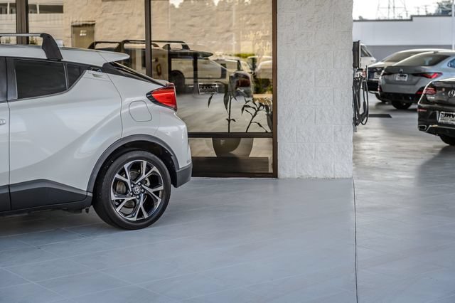 Used 2020 Toyota C-HR XLE FWD image 49
