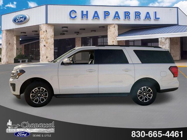 Used 2024 Ford Expedition Max XLT AWD/4WD image 3