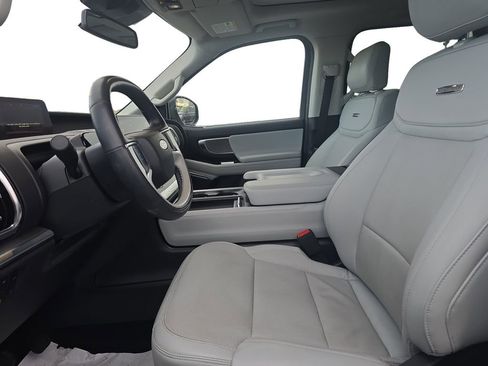 Used 2025 Ford Expedition Max Platinum image 10