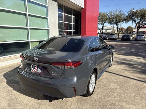 Used 2025 Toyota Corolla XLE image 25