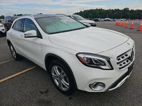 Used 2020 Mercedes-Benz GLA 250 4MATIC w/ Premium Package image 3