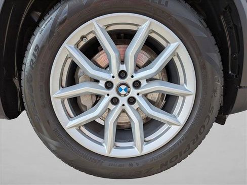 Used 2019 BMW X5 xDrive40i w/ Executive Package image 24