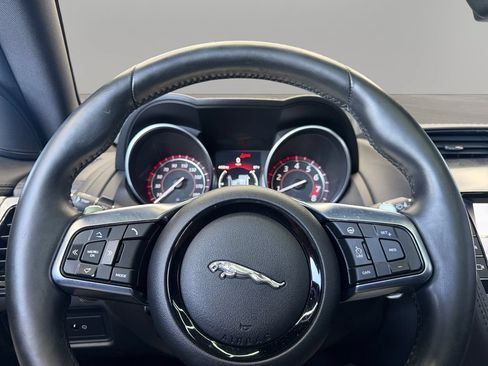 Used 2018 Jaguar F-TYPE R-Dynamic RWD image 18