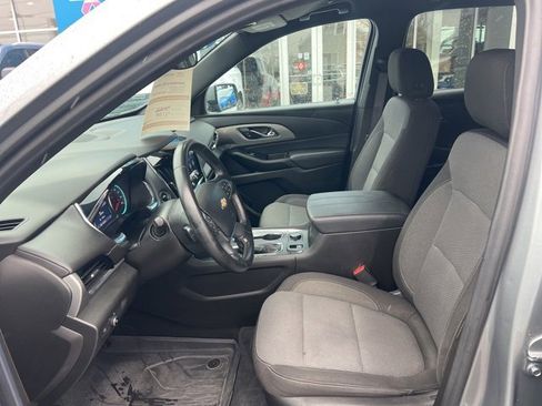 Used 2023 Chevrolet Traverse LT image 24