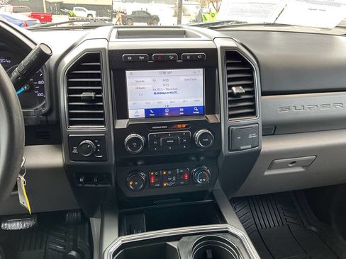 Used 2020 Ford F350 XLT w/ XLT Premium Package image 9