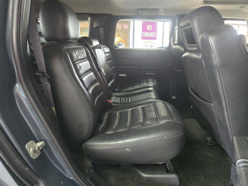Used 2005 HUMMER H2 w/ Preferred Equipment Group AWD/4WD image 18