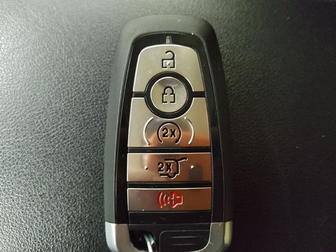 Used 2020 Ford Edge SEL w/ Convenience Package image 32