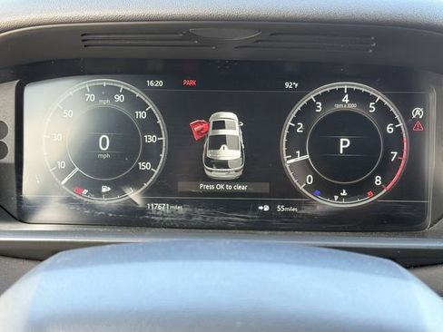 Used 2020 Land Rover Discovery Landmark AWD/4WD image 11