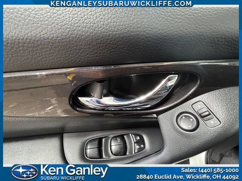 Used 2018 Nissan Rogue SV AWD/4WD image 11