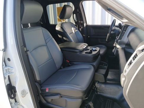 Used 2024 RAM 2500 Tradesman w/ Chrome Appearance Group image 26