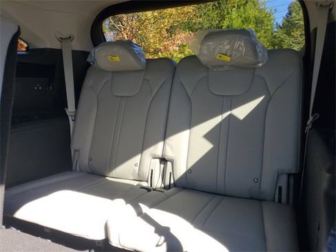 New 2026 Kia Sorento S w/ S Panoramic Sunroof Package image 10