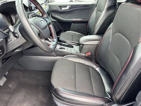 Certified 2025 Ford Escape ST-Line AWD/4WD image 17
