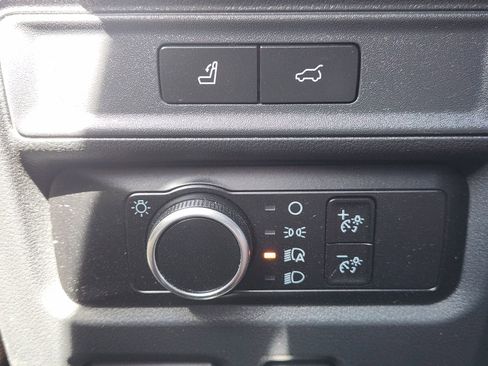 Used 2024 Ford Expedition Max XLT image 25