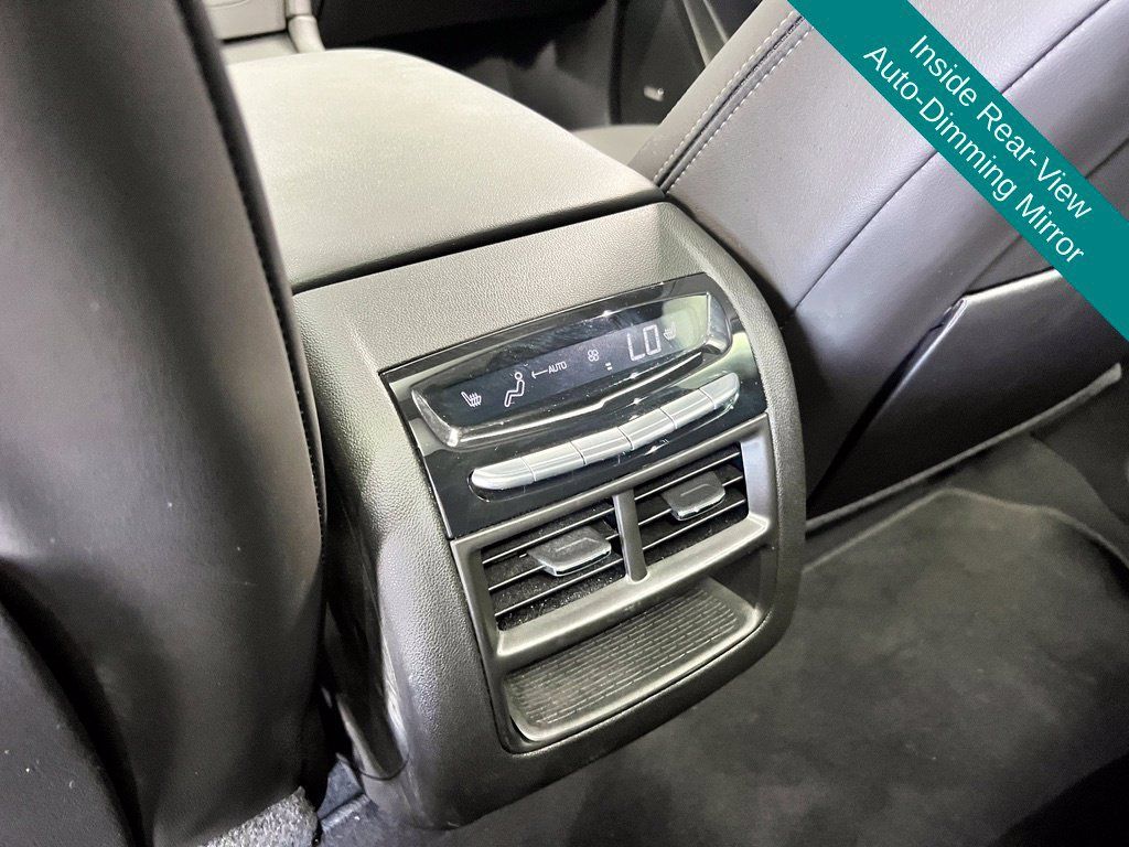 Used 2024 Cadillac XT5 Premium Luxury w/ Technology Package AWD/4WD image 19