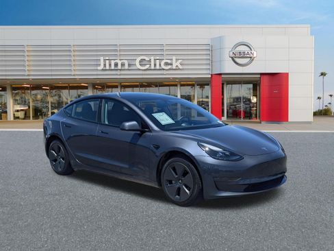 Used 2023 Tesla Model 3 Standard Range RWD image 1