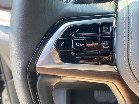 New 2025 Jeep Grand Cherokee Summit image 18