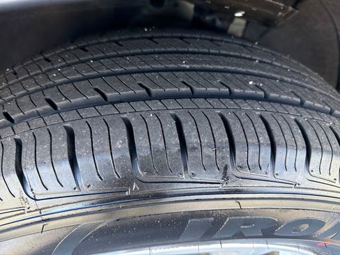 Used 2023 Chevrolet Equinox LT image 37