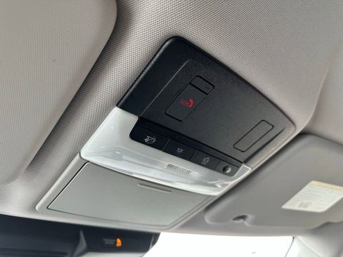 Used 2024 Mitsubishi Outlander SE image 13