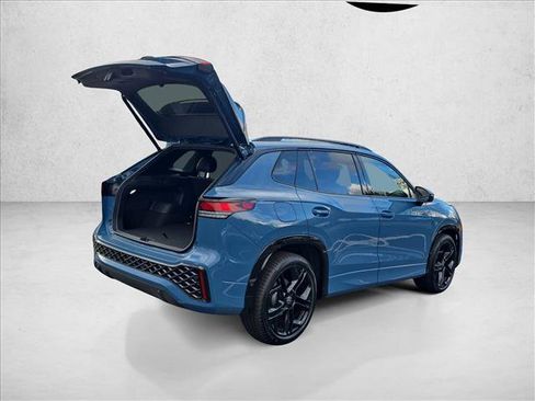 New 2026 Volkswagen Tiguan SE R-Line image 2