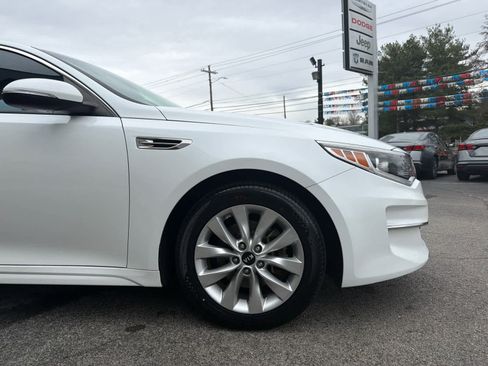 Used 2017 Kia Optima LX w/ Option Group 014 image 5