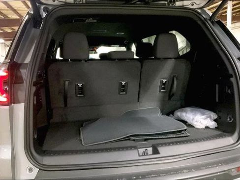 New 2025 GMC Acadia Elevation image 3