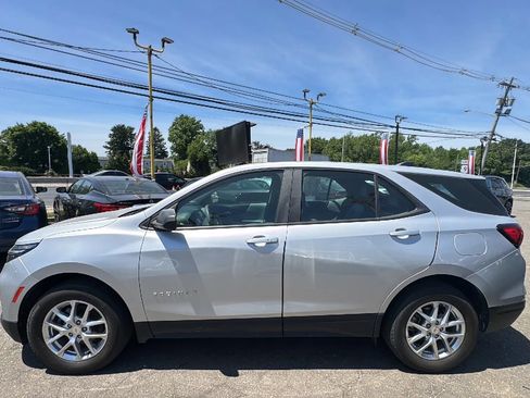 Used 2022 Chevrolet Equinox LS AWD/4WD image 8