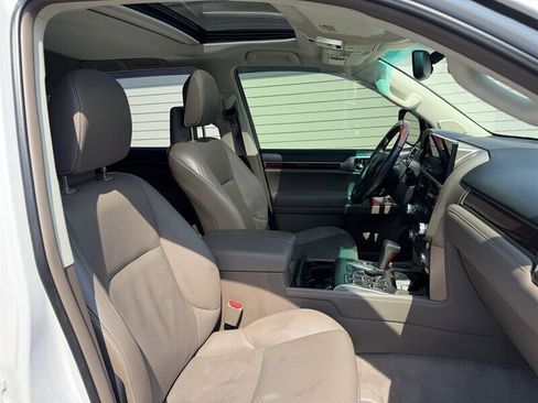 Used 2014 Lexus GX 460 Luxury w/ Driver Support Package image 30