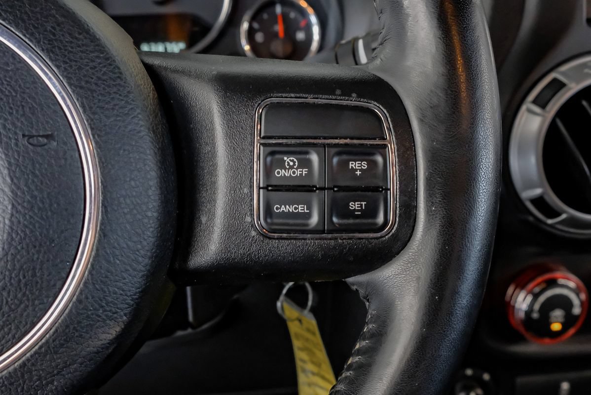 Used 2016 Jeep Wrangler Unlimited Sahara w/ Connectivity Group AWD/4WD image 17