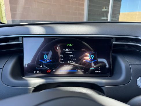 Used 2023 Hyundai Santa Cruz SEL Premium image 18