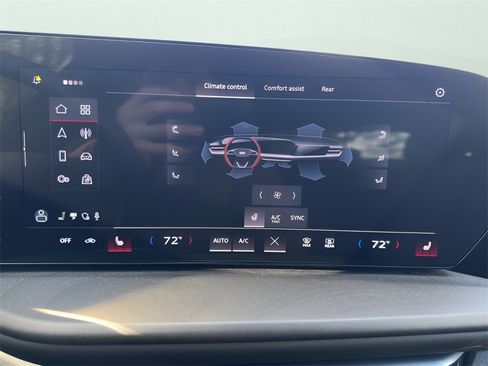 Used 2025 Audi Q5 Premium w/ Convenience Package image 27