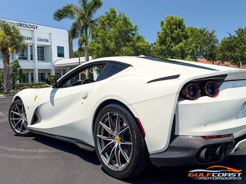 Used 2019 Ferrari 812 Superfast RWD image 44