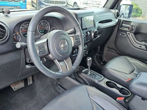 Used 2018 Jeep Wrangler Sahara AWD/4WD image 16
