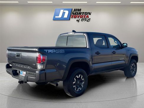 Used 2020 Toyota Tacoma TRD Off-Road image 5