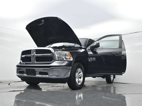 Used 2023 RAM 1500 Classic SLT w/ Trailer & Traction Group AWD/4WD image 31