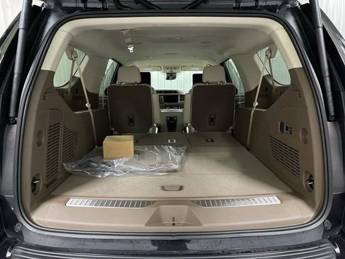 New 2024 GMC Yukon XL Denali w/ Advanced Technology Package image 29