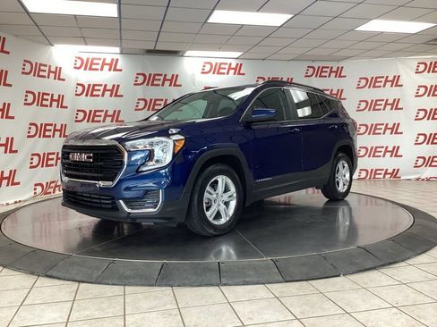Used 2022 GMC Terrain SLE w/ Driver Convenience Package FWD image 3