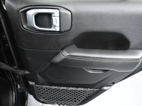Used 2020 Jeep Wrangler Unlimited Sahara AWD/4WD image 33