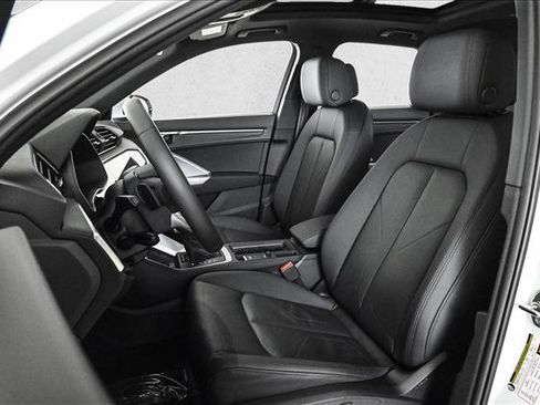 Certified 2025 Audi Q3 2.0T Premium w/ Convenience Package image 17