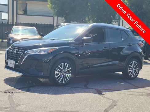 Used 2021 Nissan Kicks SV FWD image 2