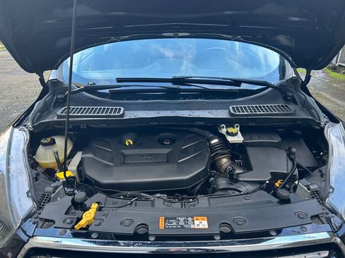 Used 2019 Ford Escape Titanium image 29