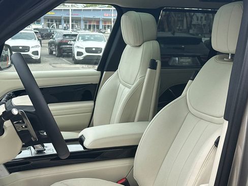 New 2026 Land Rover Range Rover SE image 6