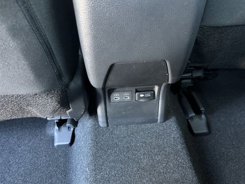 Used 2024 Toyota Prius Prime SE image 36